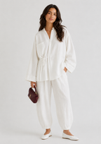 White crinkled coord set