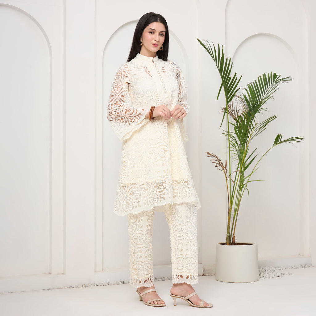 Creamy white cutwork KP set with bag
