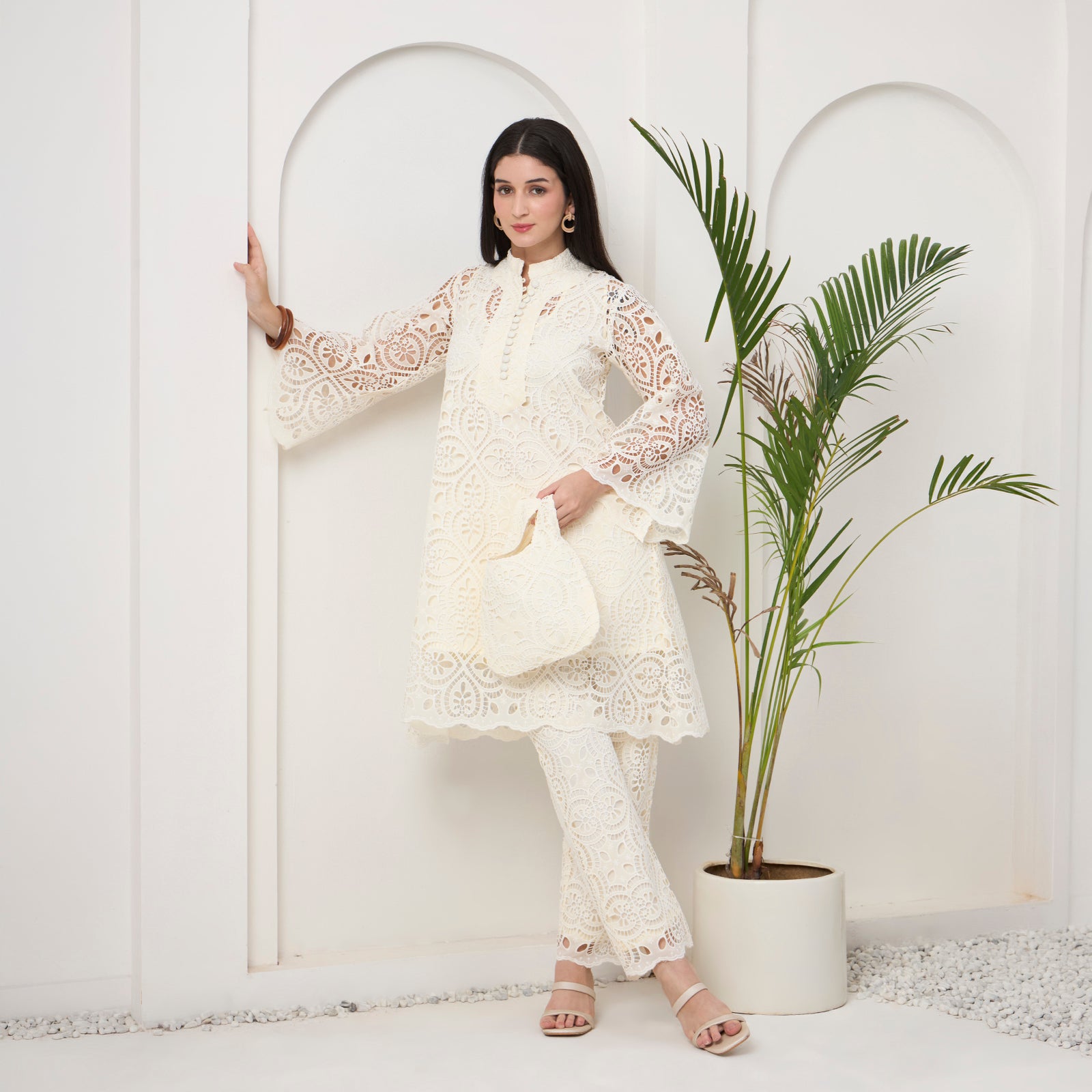 Creamy white cutwork KP set with bag